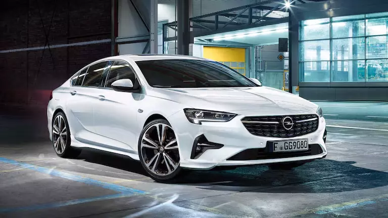 opel_insignia_grandsport_exterior_16x9_ins205_e01_401_whitesa